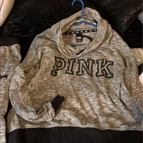 Vs pink Large heathered grey cowl neck pullover & joggers/pants sweatsuit - Picture 5 of 12